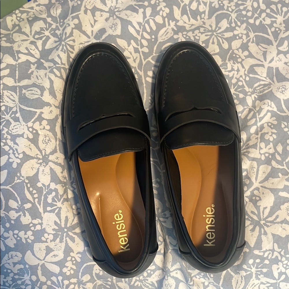 Kensie Elegant Black Loafers size 7/7.5